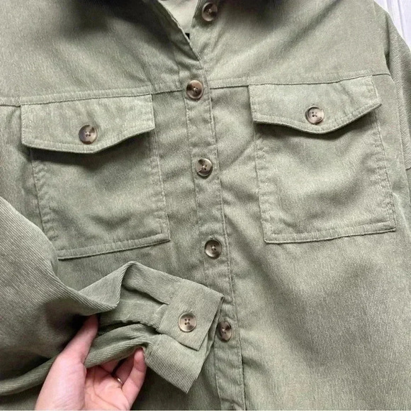 Stradivarius green corduroy oversized overshirt. Size S chore shirt - Picture 5 of 5